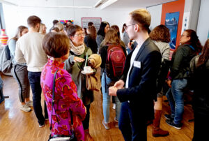 Career Day 2023, Gespräch zwischen Lehrerinnen und Alumni