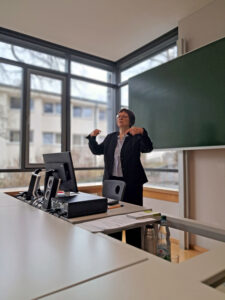 Nicola Fischer beim Vortrag über freiberuflcihe Sprachmittlung beim BAMF.